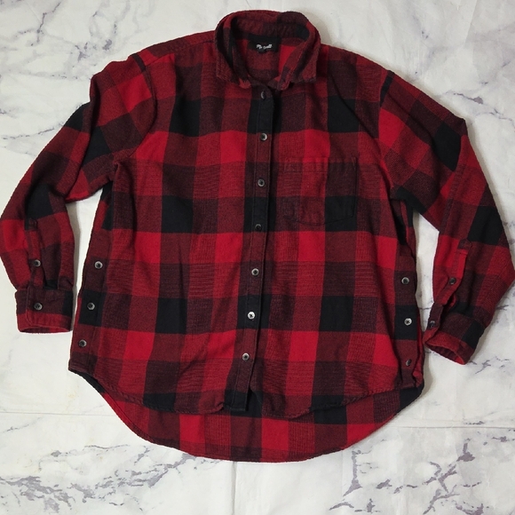 Madewell Plaid Red and Black Flannel Side-Button Oversized Ex-Boyfriend Shirt - Picture 1 of 7